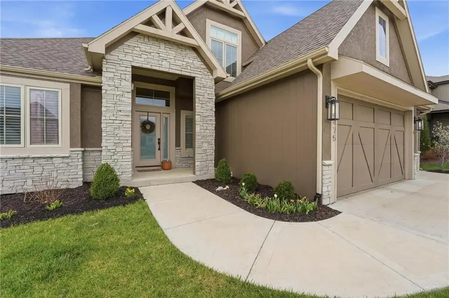 13475 Terrace Park Drive, Parkville, MO 64152 - #3