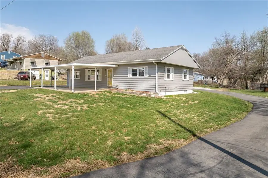 3419 S 30th Street, Saint Joseph, MO 64503 - #3