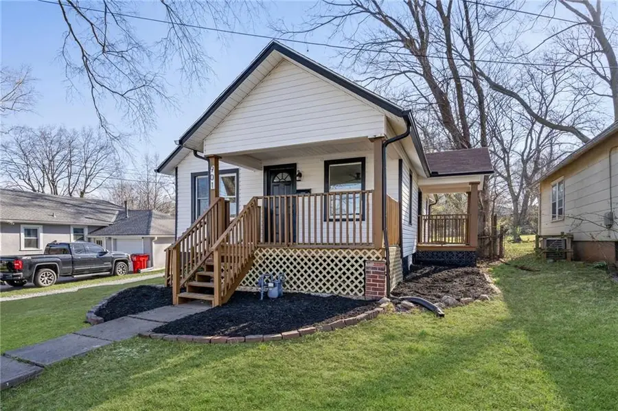 901 S Cottage Street, Independence, MO 64050 - #2