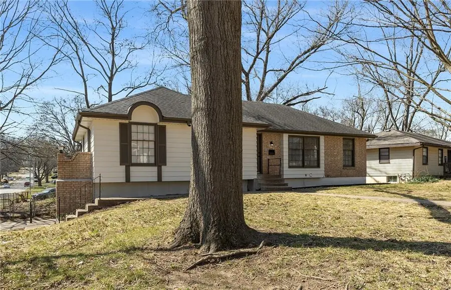 8825 Mcelroy Road, Kansas City, MO 64134 - #2