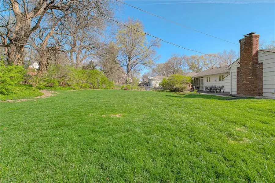 8120 Sagamore Road, Leawood, KS 66206 - #2