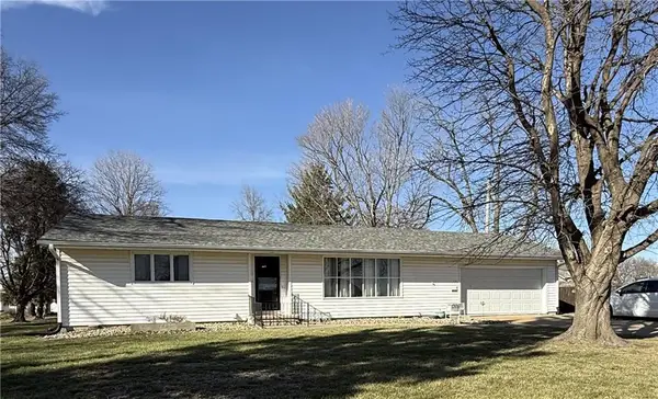 110 Osage Avenue, Hiawatha, KS 66434