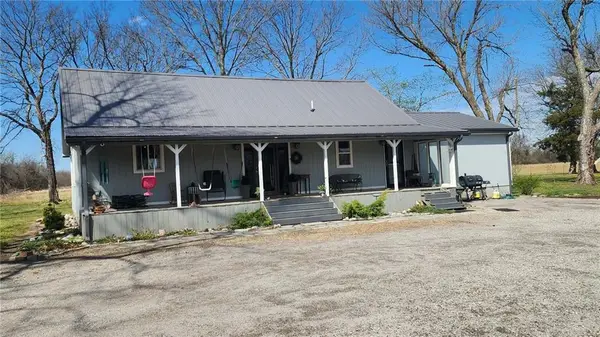 488 W 640th Avenue, Girard, KS 66743