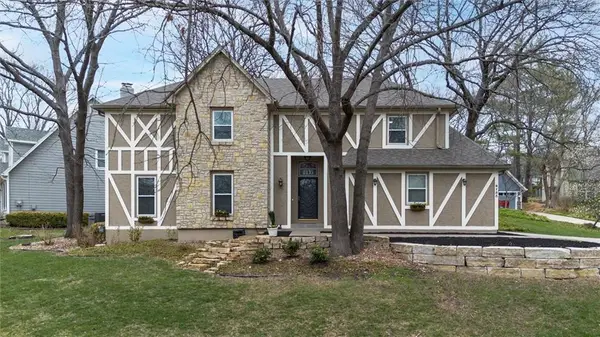 8135 Acuff Lane, Lenexa, KS 66215