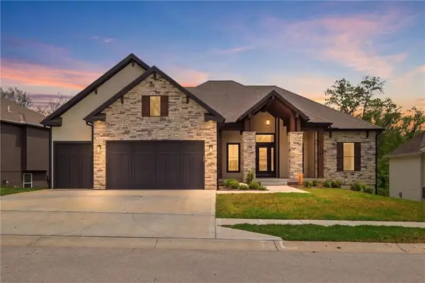 13446 Terrace Park Drive, Parkville, MO 64152