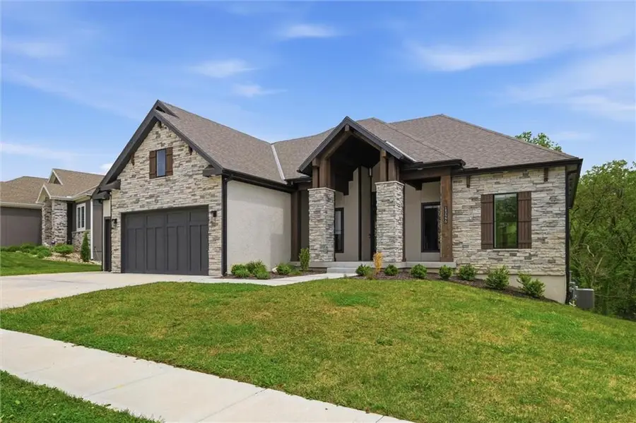 13446 Terrace Park Drive, Parkville, MO 64152 - #3