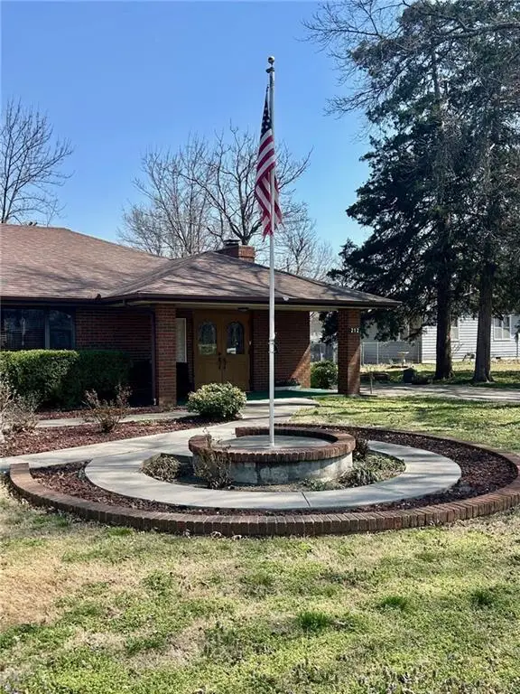 212 N Grant Street, Erie, KS 66733 - #2