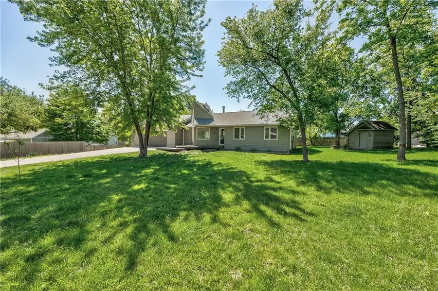 105 E Cedar Street, Spring Hill, KS 66083 - #3