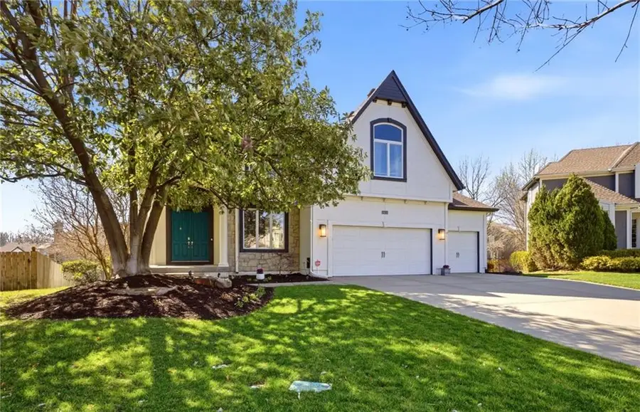 16216 Ash Street, Overland Park, KS 66085 - #3