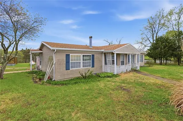 33419 S State Route F Highway, Garden City, MO 64747