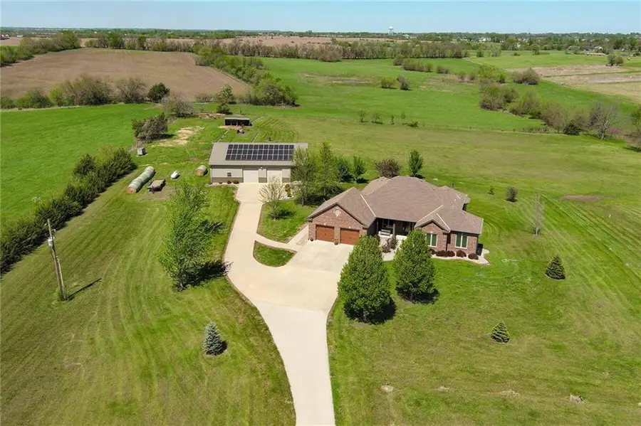 15006 Leavenworth Road, Basehor, KS 66007 - #2