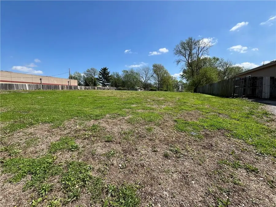 2331 S Sterling Avenue, Independence, MO 64054 - #3