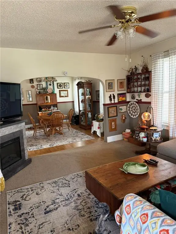 104 Miami Street, Burlington, KS 66093 - #2