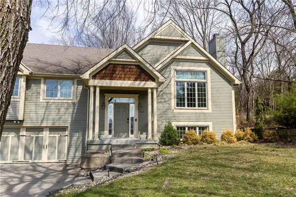 7203 Eastside Drive, Weatherby Lake, MO 64152