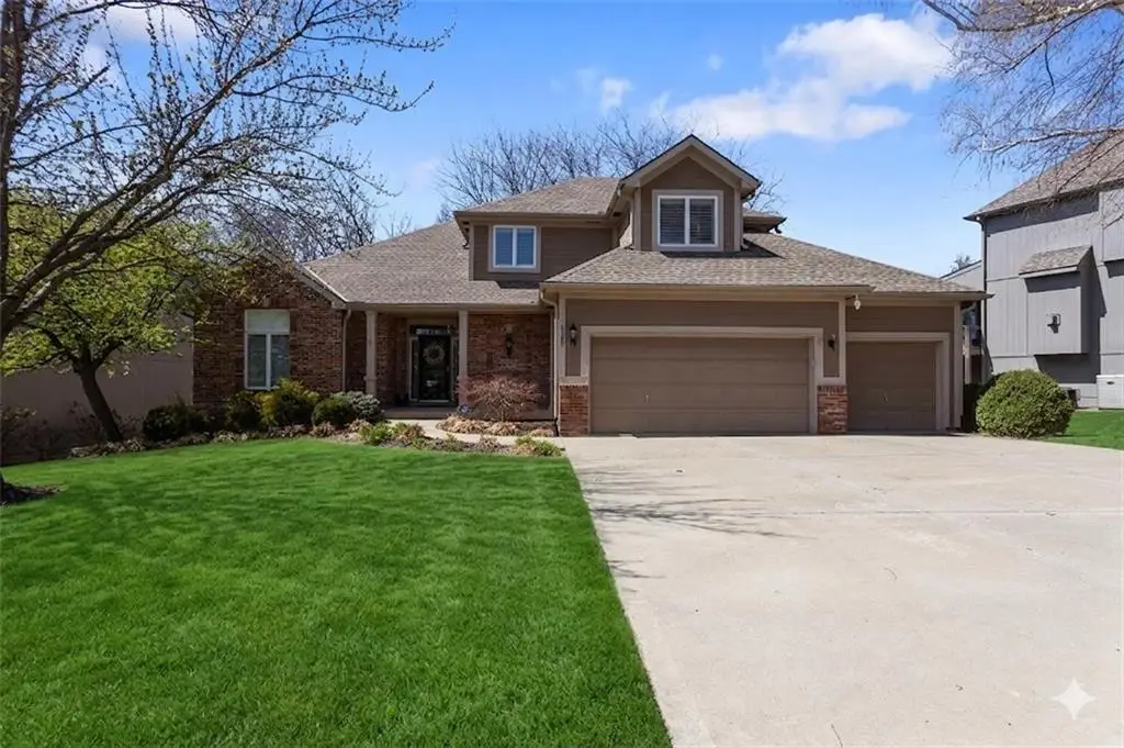 6180 N Nevada Avenue, Parkville, MO 64152 - #1