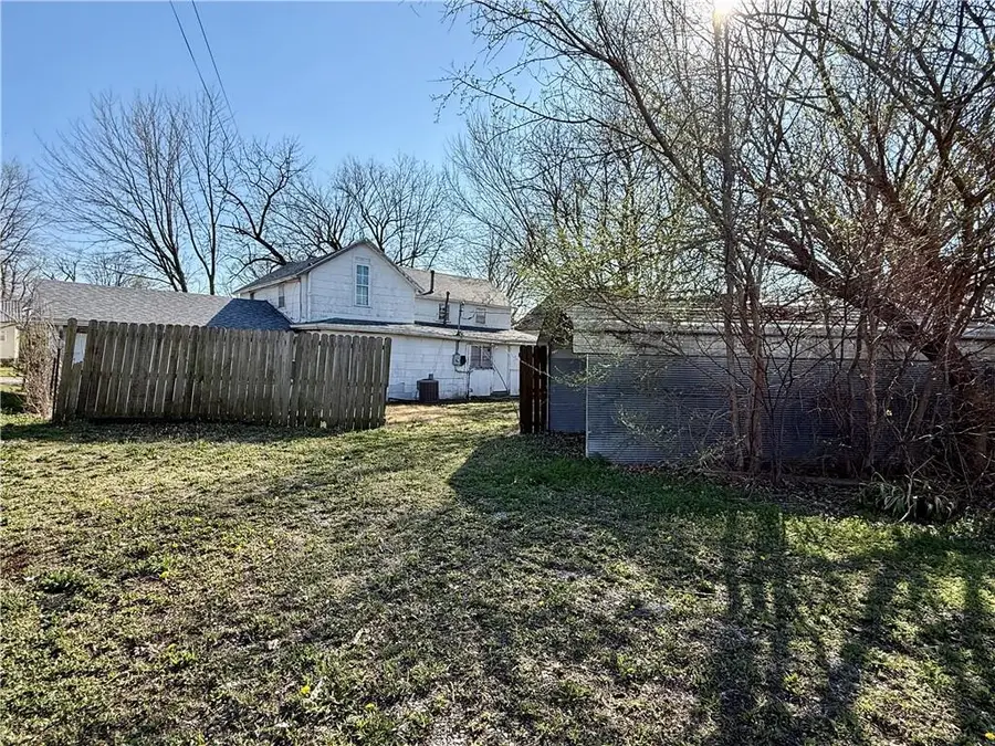 318 Miami Street, Burlington, KS 66839 - #3