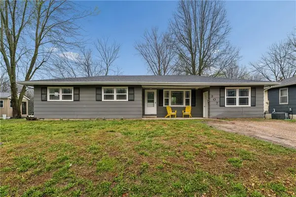 307 Ridge Street, Sweet Springs, MO 65351