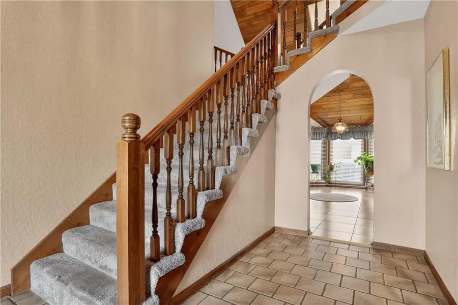 9805 Appleton Avenue, Kansas City, MO 64134 - #2