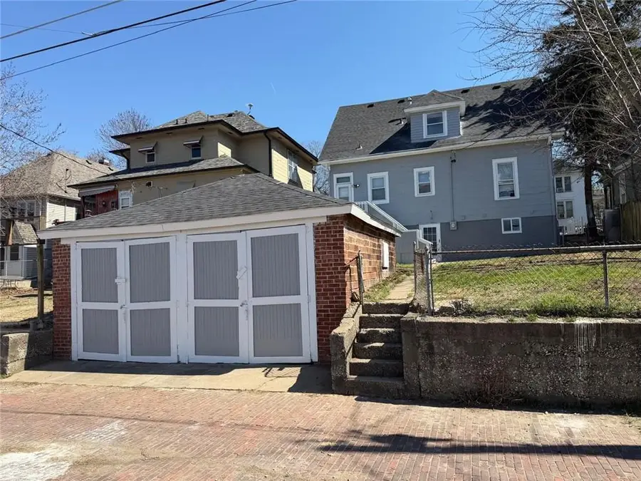 1204 N 8th Street, Saint Joseph, MO 64505 - #3