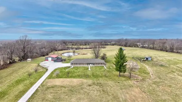 3620 S Ketterman Road, Oak Grove, MO 64075