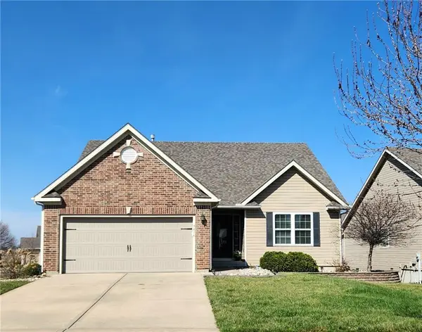 9816 N Stark Avenue, Kansas City, MO 64157