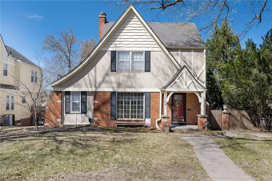 2004 Ashland Avenue, Saint Joseph, MO 64506 - #2