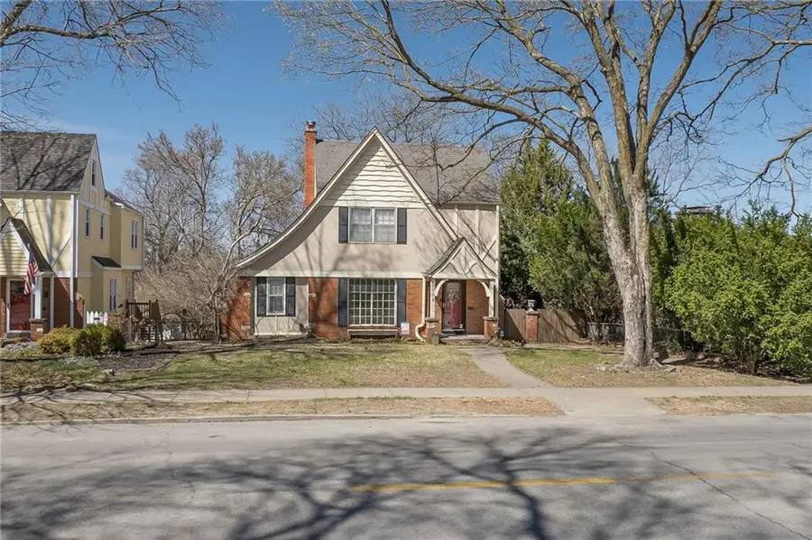 2004 Ashland Avenue, Saint Joseph, MO 64506 - #3