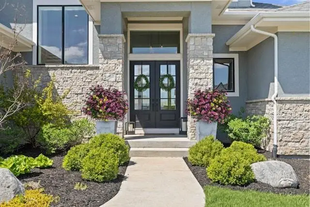 10710 W 173rd Terrace, Overland Park, KS 66221 - #2