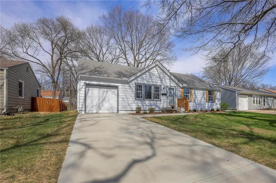 8812 W 82nd Street, Overland Park, KS 66204 - #3