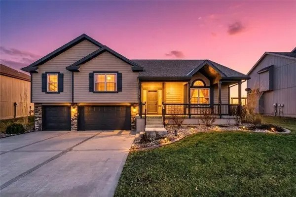 1004 SE Beatty Court, Blue Springs, MO 64014