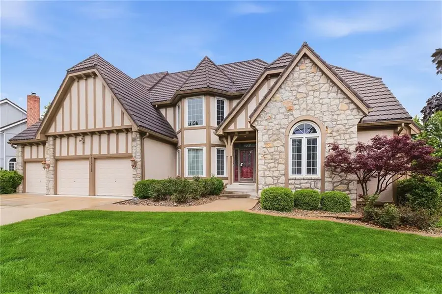 11012 W 125th Street, Overland Park, KS 66213 - #2