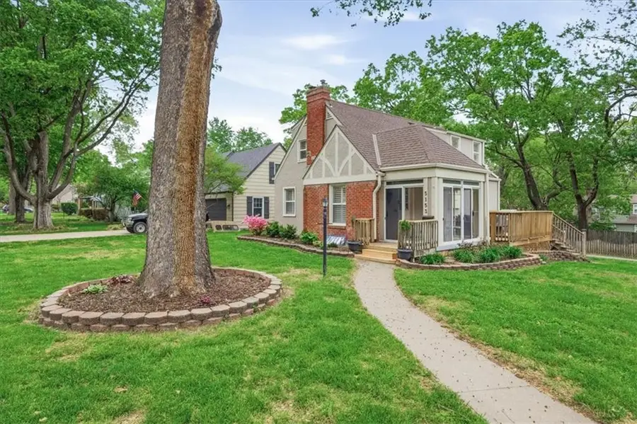 5153 Nall Avenue, Roeland Park, KS 66202 - #3
