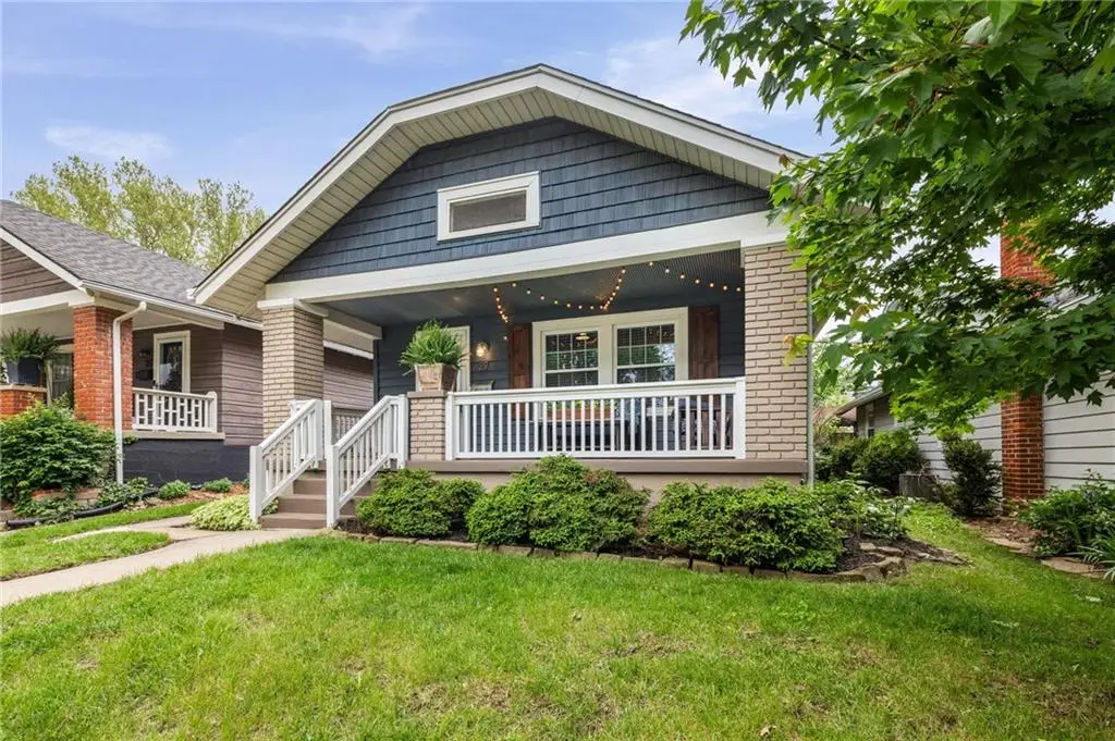 27 W 74th Street, Kansas City, MO 64114 - #1
