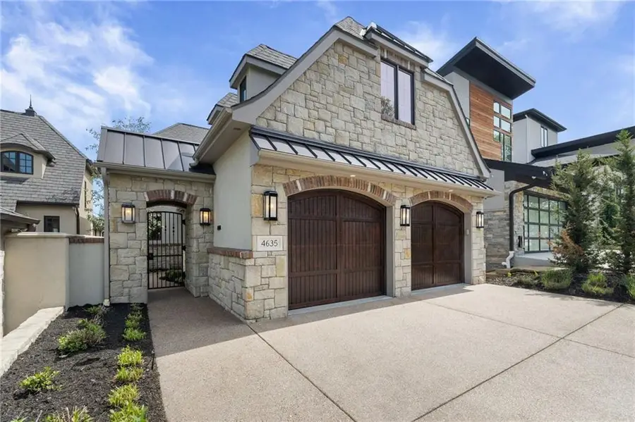 4635 Jarboe Street, Kansas City, MO 64112 - #2