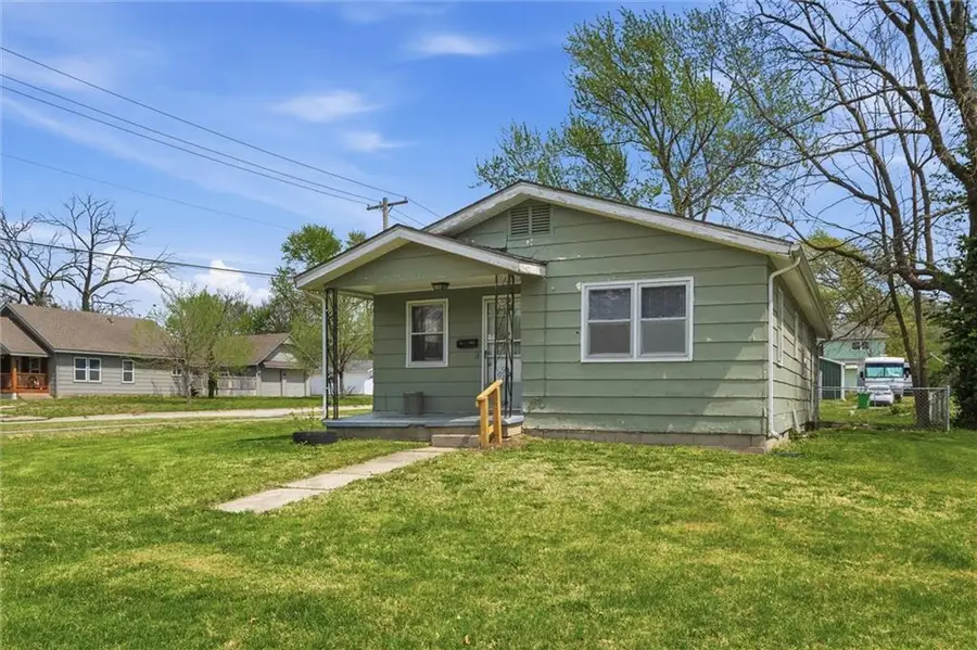 933 N Cedar Street, Ottawa, KS 66067 - #2