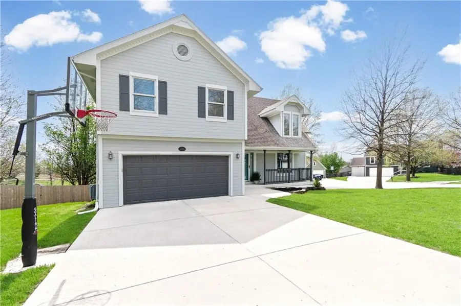 1201 Aspen Drive, Smithville, MO 64089 - #3