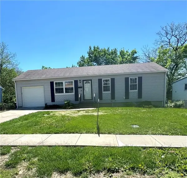 3707 E 107 Terrace, Kansas City, MO 64137