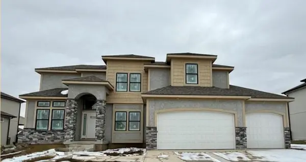 3133 SW Summit View Trail, Lee's Summit, MO 64082