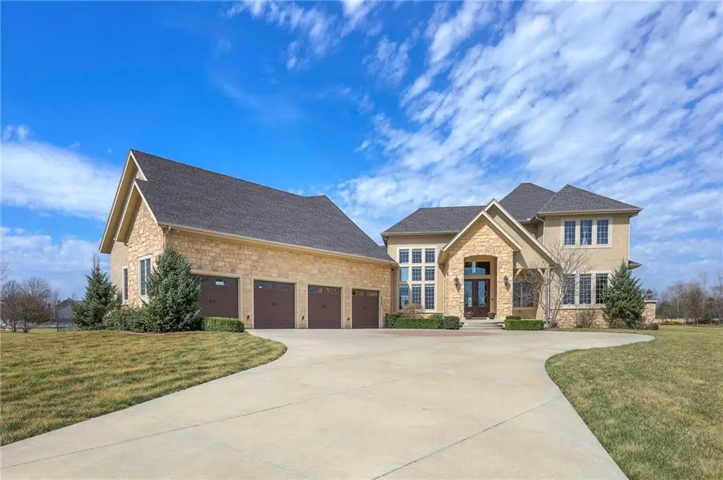 5460 W 208th Street, Bucyrus, KS 66013 - #1