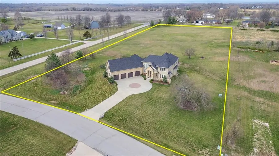 5460 W 208th Street, Bucyrus, KS 66013 - #3