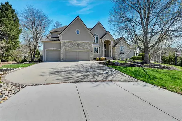 10853 S Cedar Niles Circle, Olathe, KS 66061