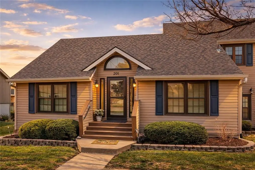 201 Stonebridge Lane, Smithville, MO 64089 - #1