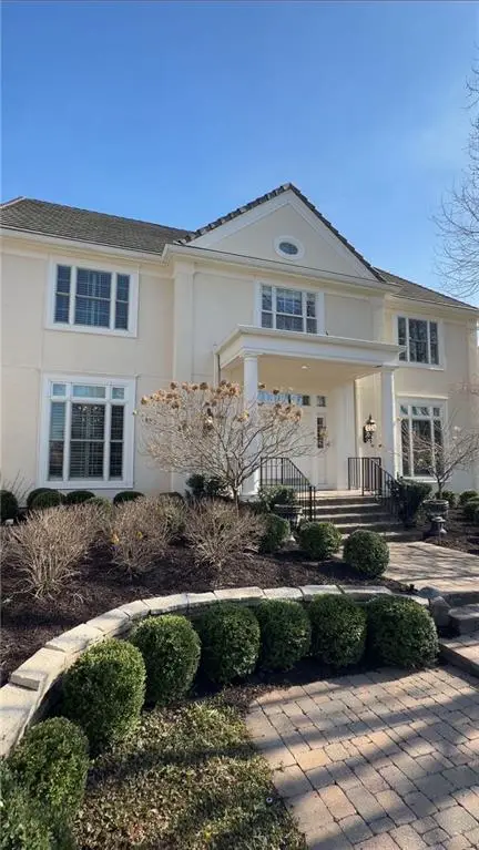 2113 W 117th Street, Leawood, KS 66211