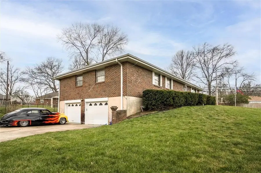 8300 Northern Street, Raytown, MO 64138 - #3