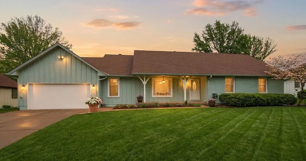 319 SE Ridgeview Drive, Lees Summit, MO 64063 - #1