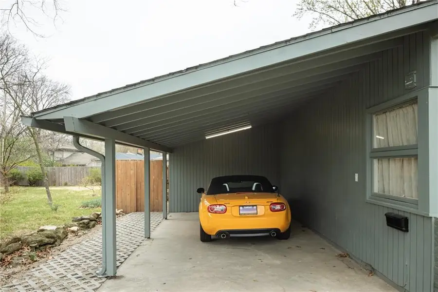 210 Park Avenue, Lawrence, KS 66046 - #2