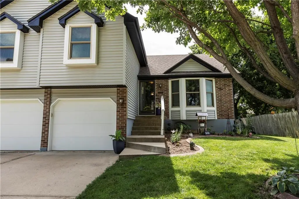 3220 S Bryn Mawr Drive, Independence, MO 64057 - #1