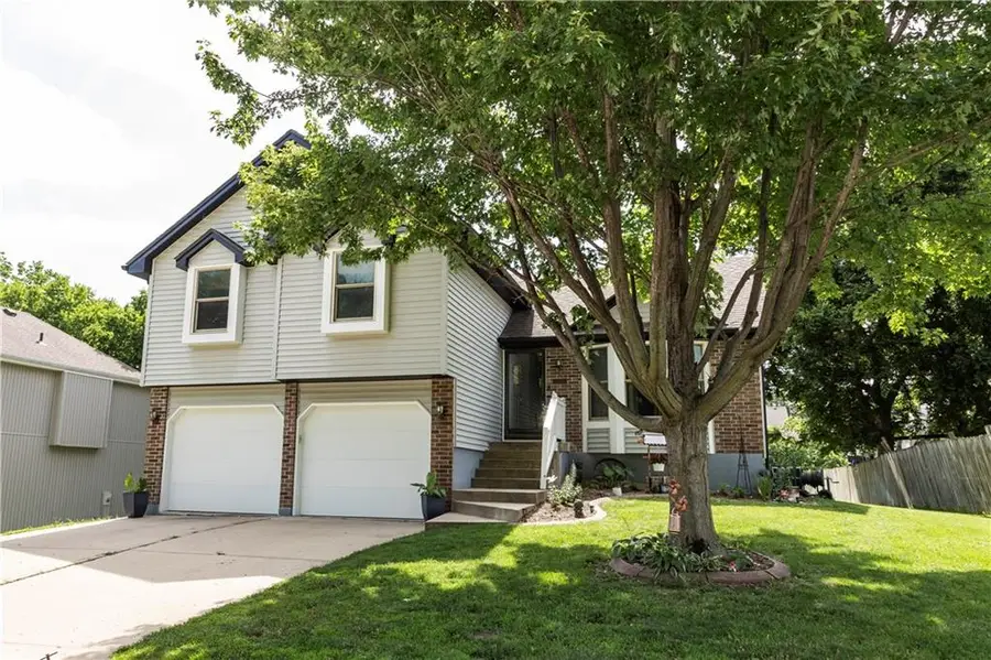 3220 S Bryn Mawr Drive, Independence, MO 64057 - #3