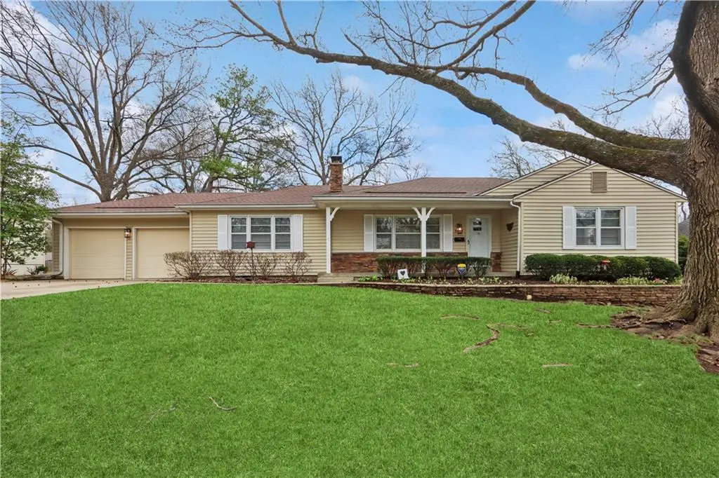 9809 Jarboe Street, Kansas City, MO 64114 - #1