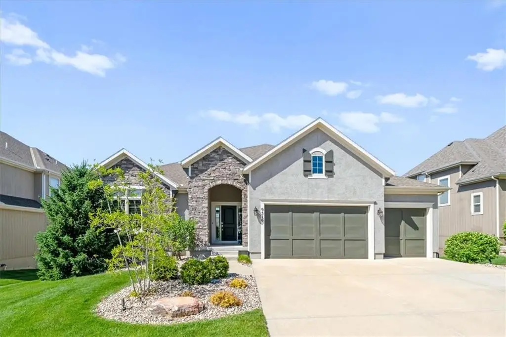 9516 W 164th Place, Overland Park, KS 66085 - #1